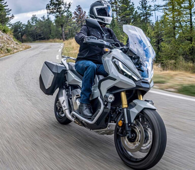 新型ホンダX-ADVは鋭くアグレッシブなフォルム+最新電脳盛りの全面強化を敢行|新型ホンダX-ADVは鋭くアグレッシブなフォルム+最新電脳盛りの全面強化を敢行
