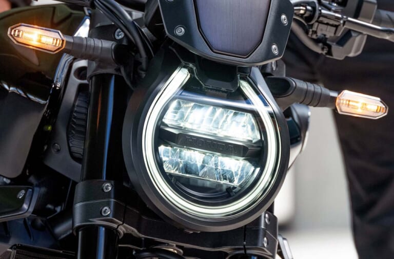 新型ホンダCB1000Rはユーロ5適合。フェイスリフト&TFTカラー液晶も獲得|新型ホンダCB1000Rはユーロ5適合。フェイスリフト&TFTカラー液晶も獲得!