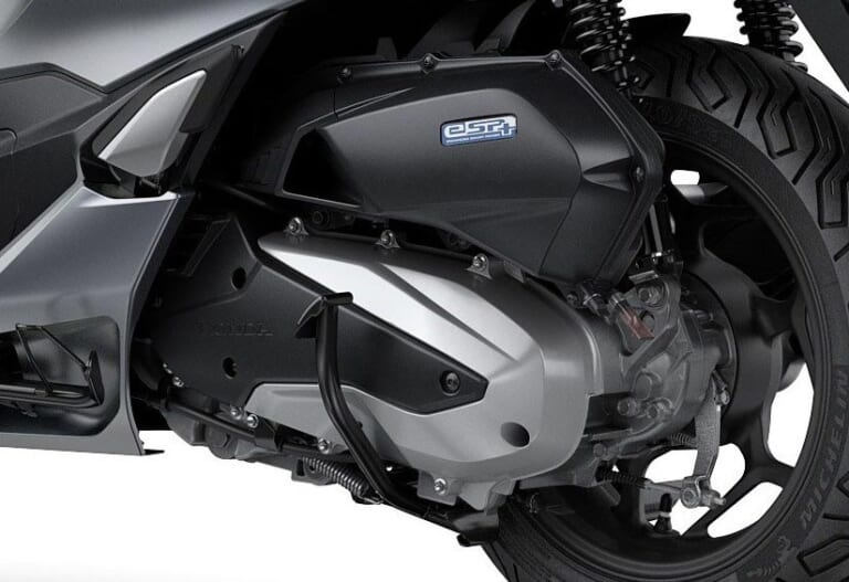 新型ホンダPCX(125)は4バルブ化+トラコンでほぼ全面的に刷新|まもなく発売!新型ホンダPCX(125)は4バルブ化+トラコンでほぼ全面的に刷新