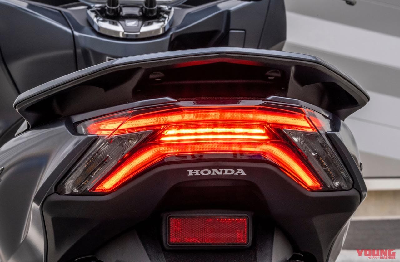 |まもなく発売!新型ホンダPCX(125)は4バルブ化+トラコンでほぼ全面的に刷新