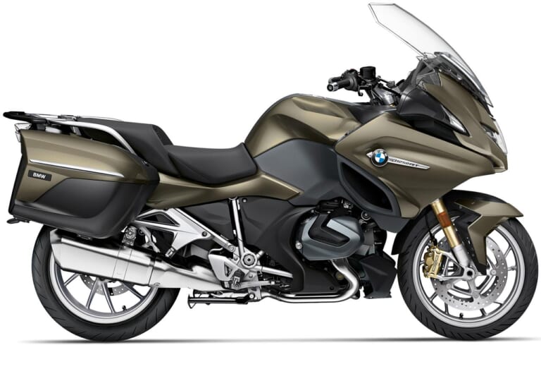 新型BMW R1250RTは前代未聞の装備満載|新型BMW R1250RTは前代未聞の装備満載【レーダーに巨大液晶、スマホ室まで投入】