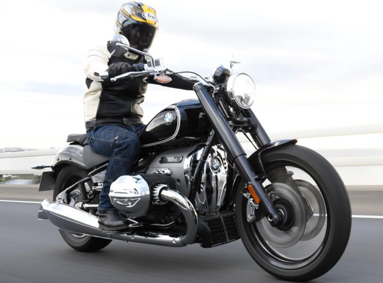 BMW R18試乗インプレッション【アメリカンVツインとは対極の味わい深いライドフィール】|BMW R18試乗インプレッション【アメリカンVツインとは対極の味わい深いライドフィール】
