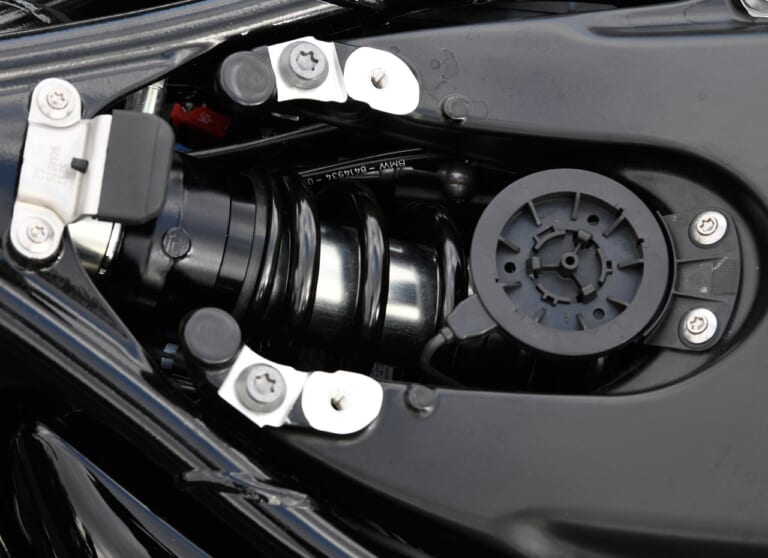 BMW R18ファーストエディション試乗インプレッション|BMW R18試乗インプレッション【アメリカンVツインとは対極の味わい深いライドフィール】