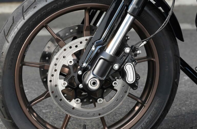 ハーレーダビッドソン ローライダーS|BMW R18試乗インプレッション〈vs ハーレー ローライダーS 独米クルーザー対決〉