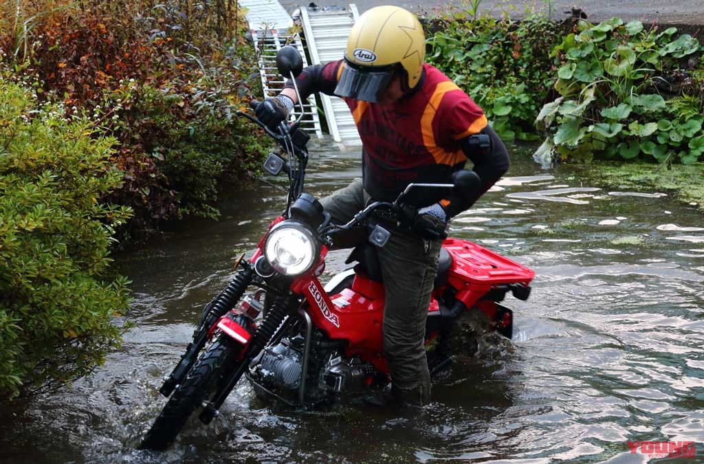 |「CT125ハンターカブは水中を走れるらしい!?」実際にやってみた【泳げCTくん!?】