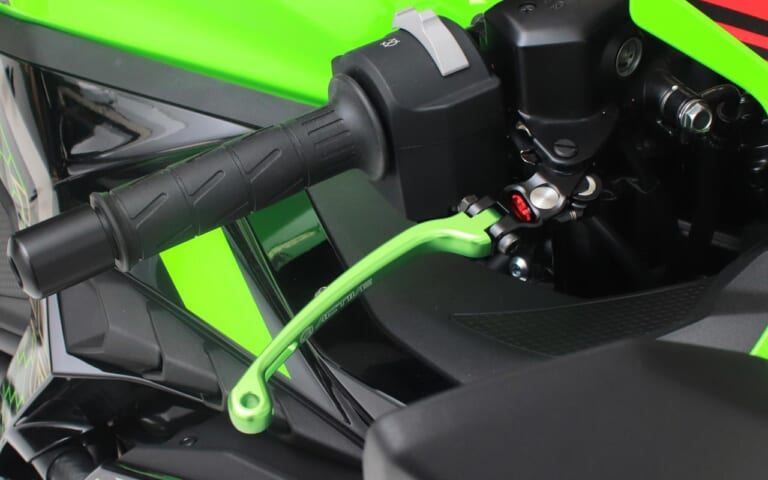 アクティブ STFレバー(クラッチ/ブレーキ)|続々リリース!ニンジャZX-25R用新作パーツセレクション〈×6ブランド〉