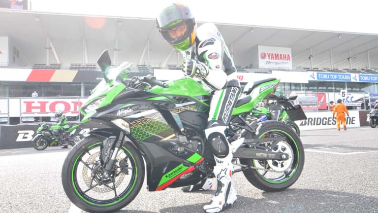ニンジャZX-25R限定レース&スクールが開催|ニンジャZX-25R限定レース&スクールが開催【サーキットでポテンシャルを発揮せよ】