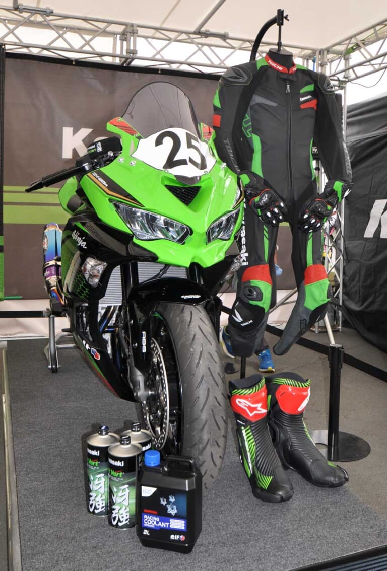 ニンジャZX-25R限定レース&スクールが開催【サーキットでポテンシャルを発揮せよ】|ニンジャZX-25R限定レース&スクールが開催【サーキットでポテンシャルを発揮せよ】