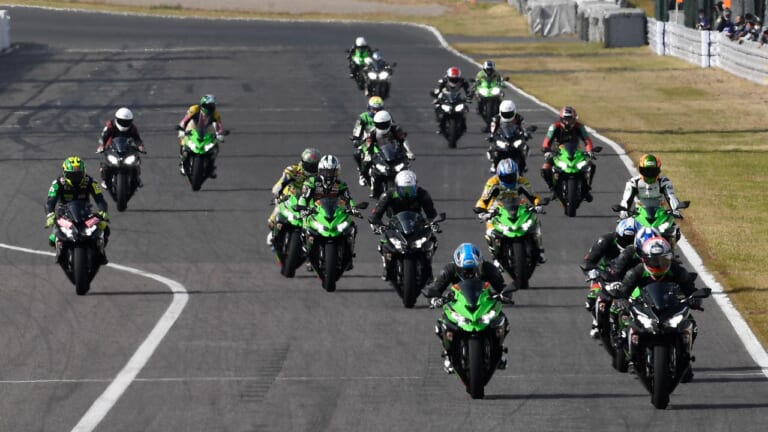 ニンジャZX-25R限定レース&スクールが開催|ニンジャZX-25R限定レース&スクールが開催【サーキットでポテンシャルを発揮せよ】