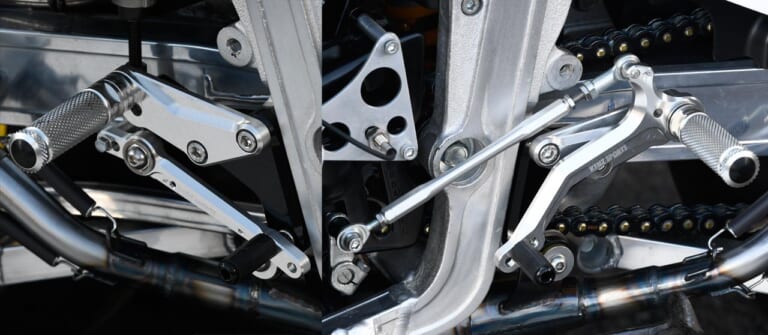 TT-F1ワークスXR45当時の外装をまとった究極ガンマ〈ケンツスポーツRG500Γ〉|TT-F1ワークスXR45当時の外装をまとった究極ガンマ〈ケンツスポーツRG500Γ〉