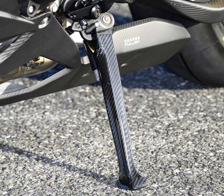 モトサロンS1000RRカスタム【世界中から厳選されたパーツでスポーツ性と高級感を両立】|モトサロンS1000RRカスタム【世界中から厳選されたパーツでスポーツ性と高級感を両立】