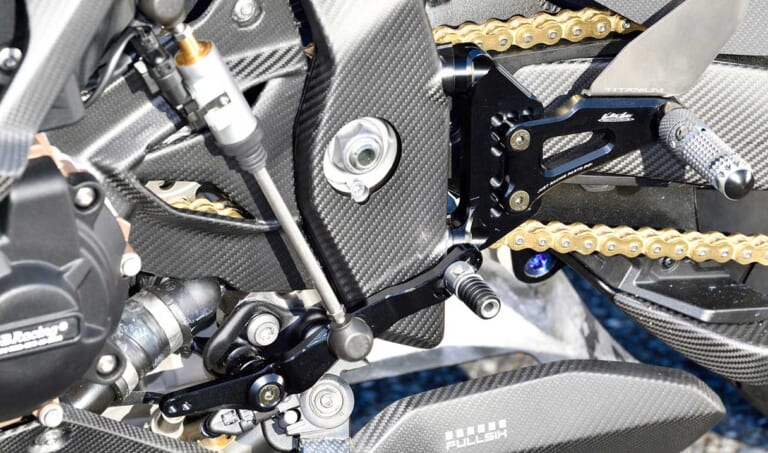 モトサロンS1000RRカスタム【世界中から厳選されたパーツでスポーツ性と高級感を両立】|モトサロンS1000RRカスタム【世界中から厳選されたパーツでスポーツ性と高級感を両立】