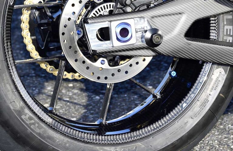 モトサロンS1000RRカスタム【世界中から厳選されたパーツでスポーツ性と高級感を両立】|モトサロンS1000RRカスタム【世界中から厳選されたパーツでスポーツ性と高級感を両立】