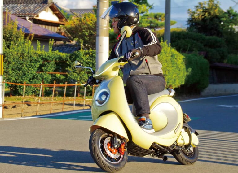 20万円を切るおシャレな電動バイク・スイーツN【灯火類&メッキパーツがキラキラ感を演出】|20万円を切るおシャレな電動バイク・スイーツN【灯火類&メッキパーツがキラキラ感を演出】