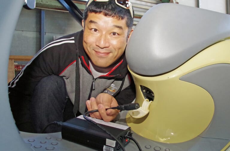 20万円切りの電動バイク・アクセス スイーツN|20万円を切るおシャレな電動バイク・スイーツN【灯火類&メッキパーツがキラキラ感を演出】