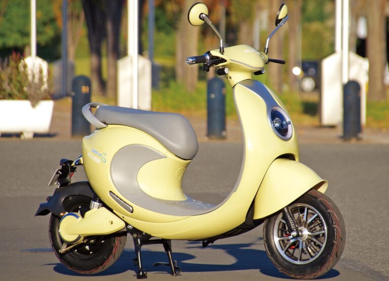 20万円切りの電動バイク・アクセス スイーツN|20万円を切るおシャレな電動バイク・スイーツN【灯火類&メッキパーツがキラキラ感を演出】