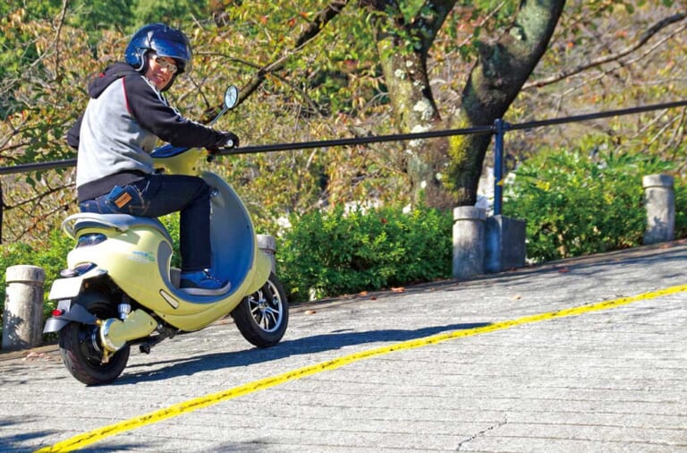 20万円切りの電動バイク・アクセス スイーツN|20万円を切るおシャレな電動バイク・スイーツN【灯火類&メッキパーツがキラキラ感を演出】