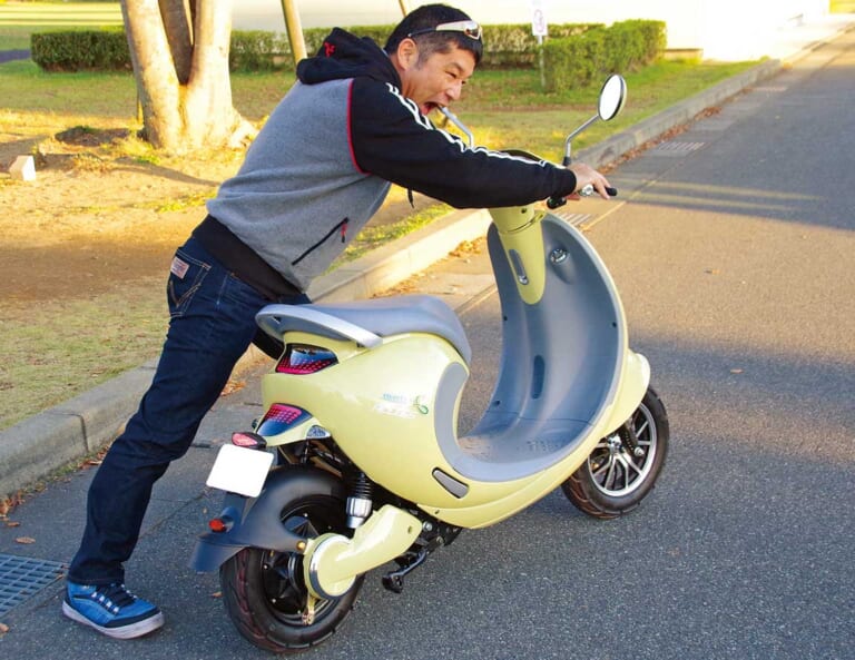 20万円切りの電動バイク・アクセス スイーツN|20万円を切るおシャレな電動バイク・スイーツN【灯火類&メッキパーツがキラキラ感を演出】