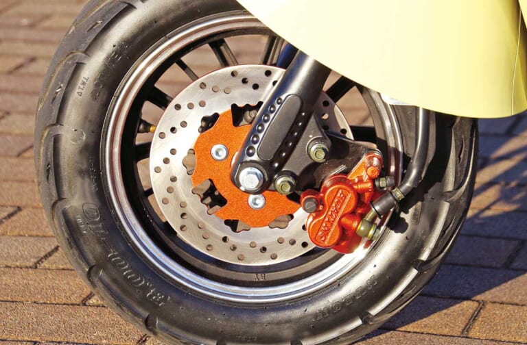 20万円切りの電動バイク・アクセス スイーツN|20万円を切るおシャレな電動バイク・スイーツN【灯火類&メッキパーツがキラキラ感を演出】