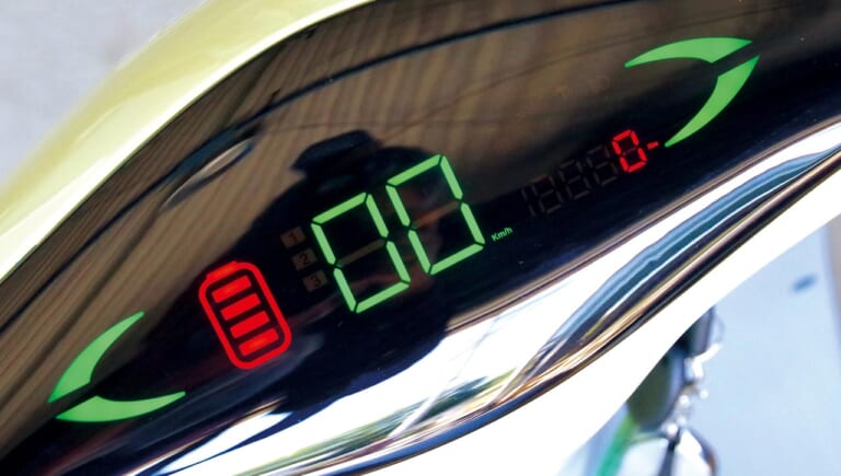 20万円切りの電動バイク・アクセス スイーツN|20万円を切るおシャレな電動バイク・スイーツN【灯火類&メッキパーツがキラキラ感を演出】