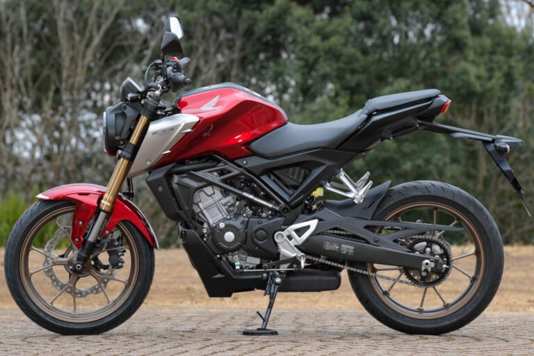 ホンダCB125R|新エンジン獲得のリトルCB! ホンダ新型「CB125R」市販予定車の姿をキャッチ