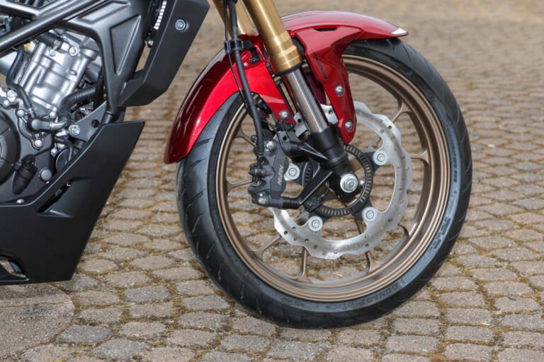 ホンダCB125R|ホンダ新型「CB125R」登場!DOHCエンジン/ZX-25Rより太い倒立フォーク採用で1万6500円増