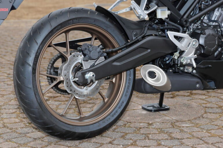 ホンダCB125R|ホンダ新型「CB125R」登場!DOHCエンジン/ZX-25Rより太い倒立フォーク採用で1万6500円増