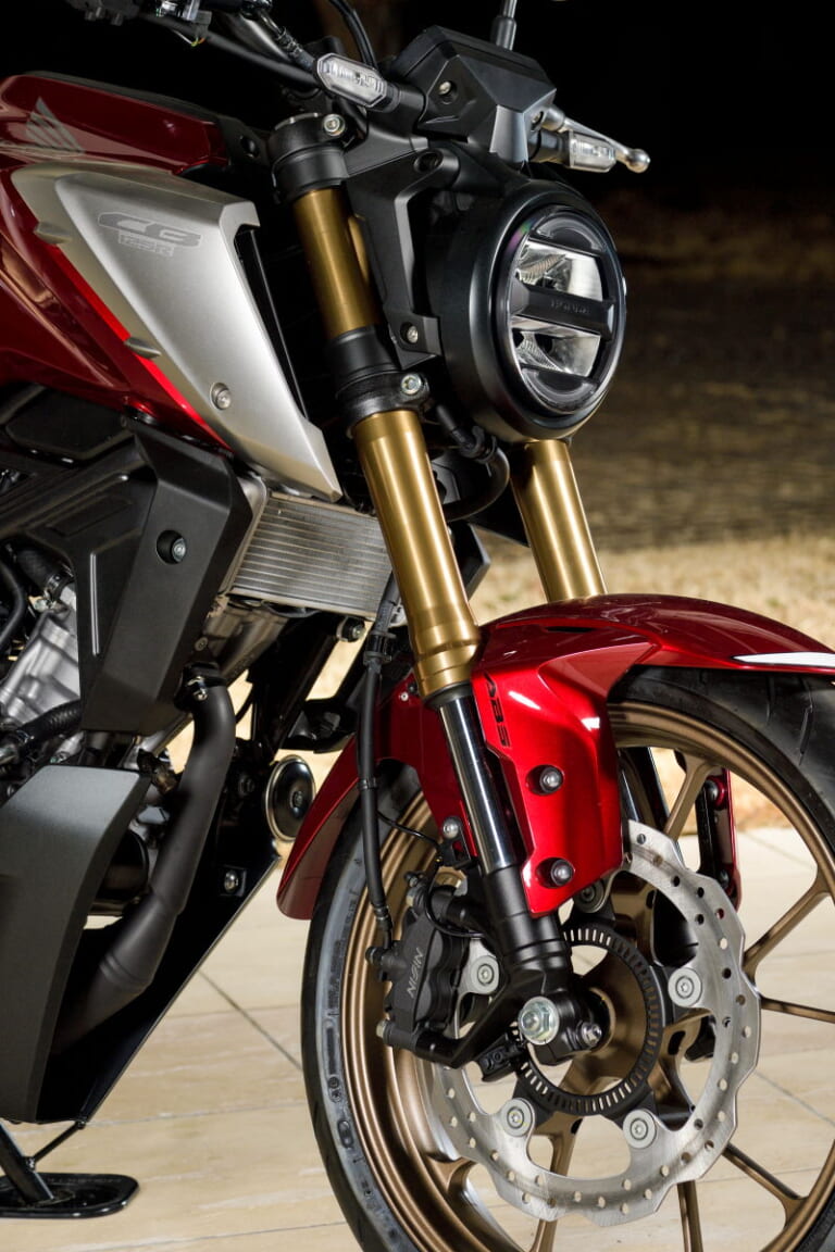 ホンダCB125R|ホンダ新型「CB125R」登場!DOHCエンジン/ZX-25Rより太い倒立フォーク採用で1万6500円増
