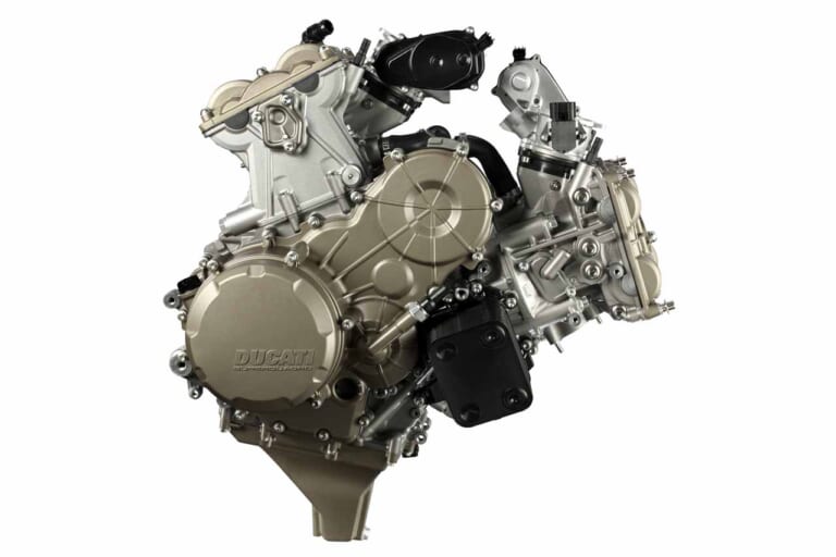 SUPER QUADRO|L型なの? V型なの? ドゥカティの2気筒/4気筒エンジンは今こうなっている!