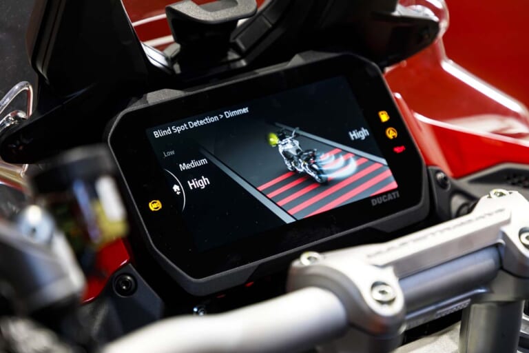 ドゥカティ ムルティストラーダV4S|レーダーACCがツーリングを変える? ドゥカティ「ムルティストラーダV4S」のセンシング機能を解説