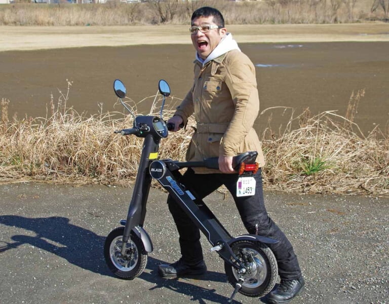 ブレイズ スマートEV|折り畳み型電動バイク|車重わずか18kg!持ち運んでチョイ乗りできる折り畳み型電動バイク「スマート EV」