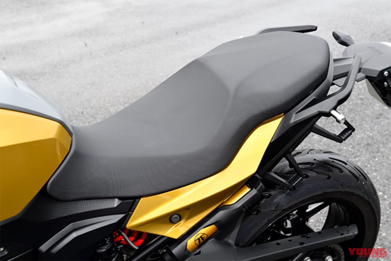 BMW F900XR 【シート1】|BMW F900XR試乗インプレッション【万能性に優れた快速アドベンチャーツアラー】