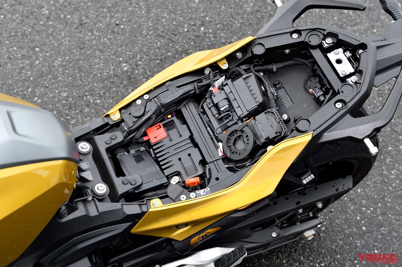 BMW F900XR 【シート2】|BMW F900XR試乗インプレッション【万能性に優れた快速アドベンチャーツアラー】