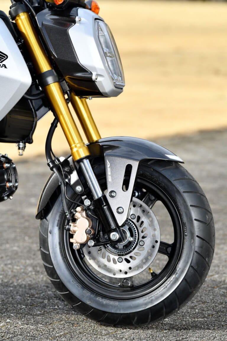 ホンダ グロム|国内モデル登場! 新エンジンに5速MTのホンダ新型「グロム」WEBイベント出展車両を撮影