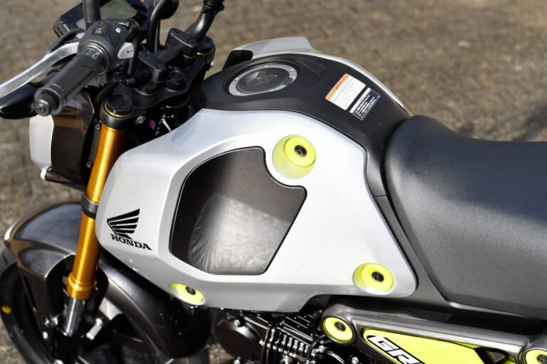 ホンダ グロム|国内モデル登場! 新エンジンに5速MTのホンダ新型「グロム」WEBイベント出展車両を撮影