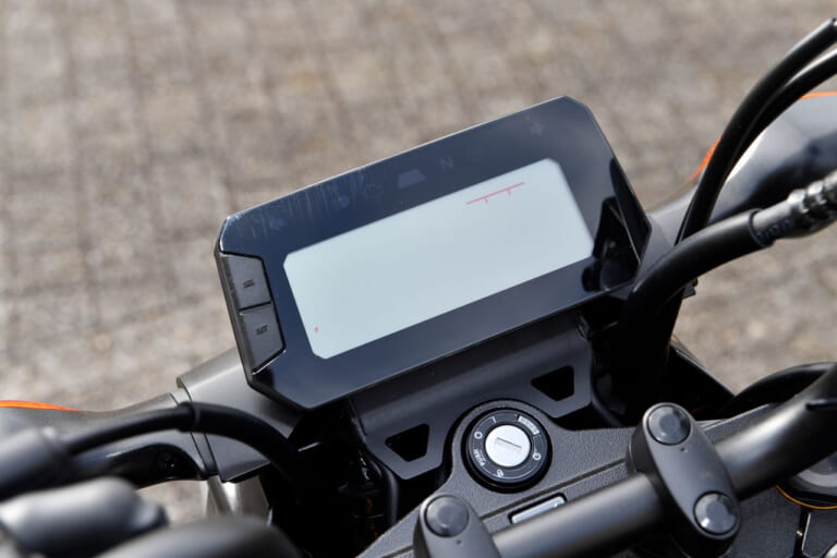 ホンダ グロム|国内モデル登場! 新エンジンに5速MTのホンダ新型「グロム」WEBイベント出展車両を撮影