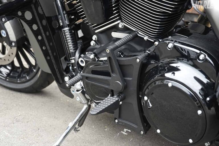 ミッドコントロールキットはEpic製|ハーレー’18FLHRXS107ロードキングスペシャルカスタム【気持ち良い伸びを追求】