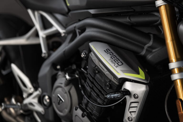 トライアンフ スピードトリプル1200RS|200万円切り/180馬力のモンスター3気筒! トライアンフ「スピードトリプル1200RS」登場