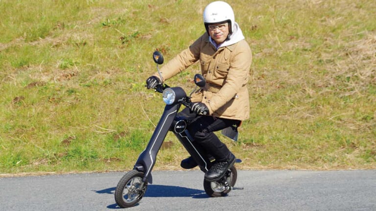 車重わずか18kg!持ち運んでチョイ乗りできる折り畳み型電動バイク「スマートEV」|車重わずか18kg!持ち運んでチョイ乗りできる折り畳み型電動バイク「スマート EV」