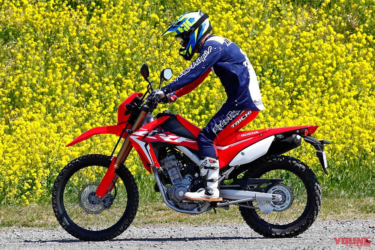 |オフロード用グローブを選ぶなら少し小さめがオススメ【プロに聞くこだわりのアイテム選び】