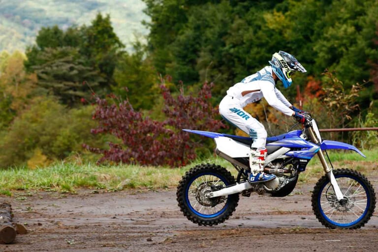 オフロードライディングテクニック|オフロードの丸太越えテクニックをイチから磨く練習法・後編〈渡辺学のスキルアップラボ〉