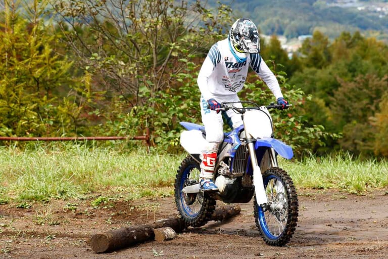 オフロードライディングテクニック|オフロードの丸太越えテクニックをイチから磨く練習法・後編〈渡辺学のスキルアップラボ〉