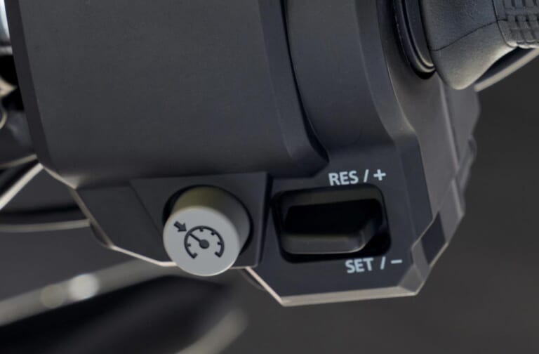 ホンダ新型CB1300SF/SB【電子制御スロットルを得てユーロ5をクリア】|威風堂々! ホンダ新型CB1300SF/SB【電子制御スロットルを得てユーロ5をクリア】