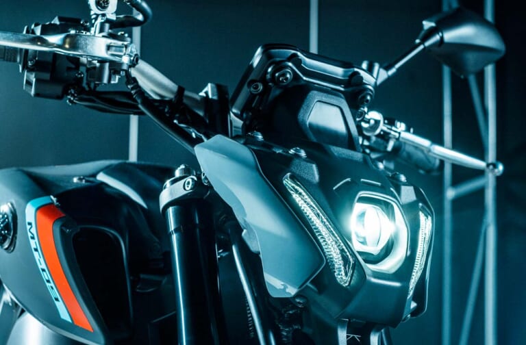 ヤマハMT-09/SP|'21新車バイクラインナップ|日本車|ヤマハ2021新車バイクラインナップ〈大型ネイキッドクラス〉MT-09 etc.