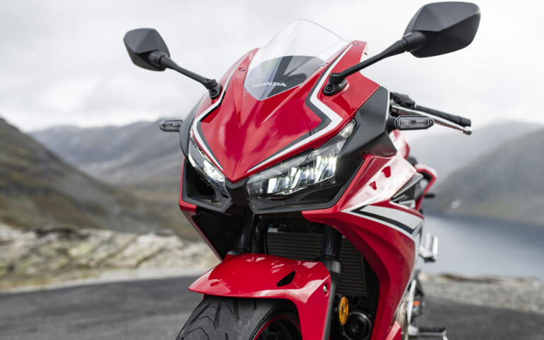 ホンダCBR400R|2021新車バイクラインナップ|日本車|251〜400ccミドル|ホンダ2021年新車バイクラインナップ〈251〜400ccミドルクラス〉GB350 etc.