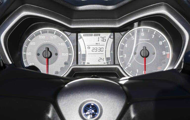 ヤマハXMAX|車検レス軽二輪クラス|2021新車バイクラインナップ〈日本車126〜250cc軽二輪クラス|スクーター〉