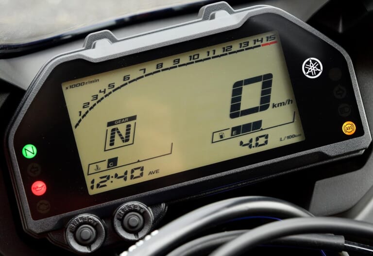 ヤマハYZF-R25 ABS|車検レス軽二輪クラス|ヤマハ2021新車バイクラインナップ〈126〜250cc軽二輪クラス〉新色MT-25 etc.