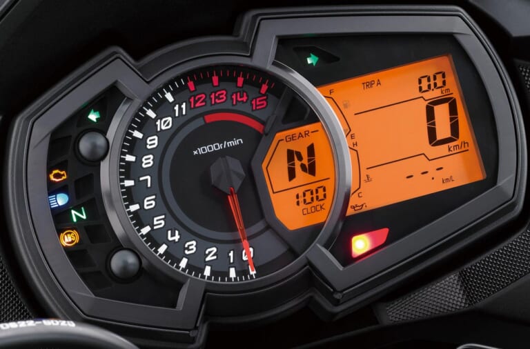 カワサキ ヴェルシスX250ツアラー|カワサキ2021新車バイクラインナップ〈126〜250cc軽二輪クラス〉ZX-25R etc.