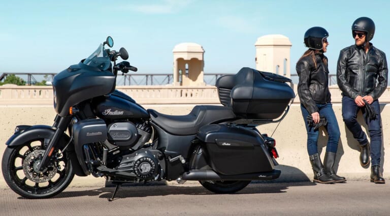 インディアン ロードマスターダークホース|2021新車バイクラインナップ|外国車|インディアン2021新車バイクラインナップ〈FTR1200/ロードマスターetc.〉