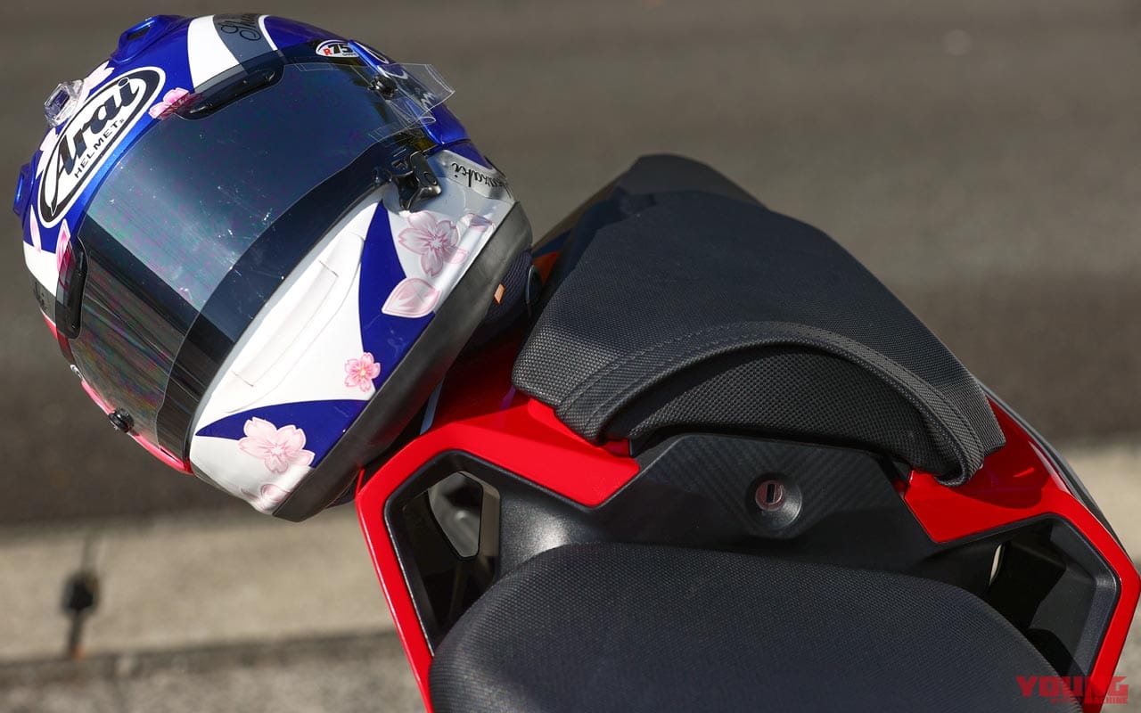 |岡崎静夏のホンダCBR400R試乗インプレ【トルクで走れる快適さが日本の公道にベストマッチ】